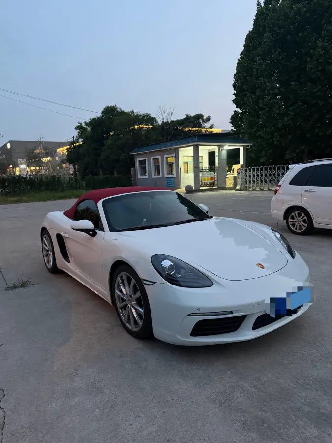 2023 Porsche 718 2.0T 250HP H4 7DCT,autocango,china used car exporter,china ev exporter,chinese used car exporter,chinese used ev exporter