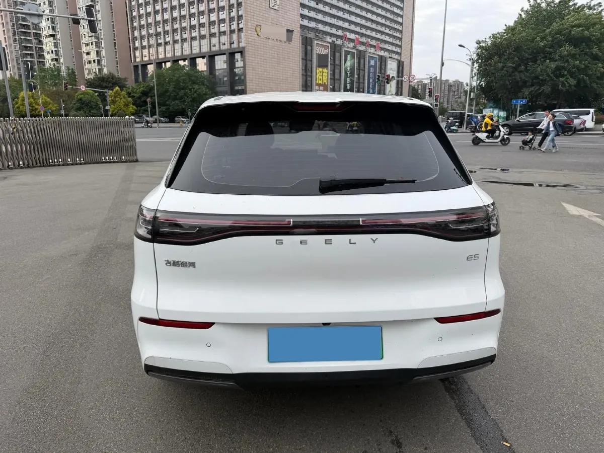 2024 Geely Emgrand L HiP 1.5T 181HP L4 3DHT PHEV 15.5KWH,autocango,china used car exporter,china ev exporter,chinese used car exporter,chinese used ev exporter