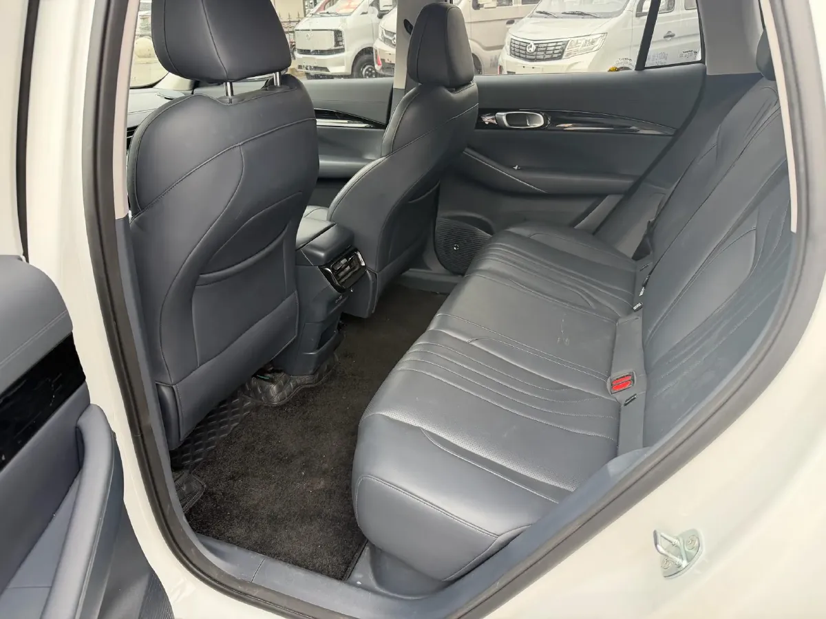 2024 Geely Emgrand L HiP 1.5T 181HP L4 3DHT PHEV 15.5KWH,autocango,china used car exporter,china ev exporter,chinese used car exporter,chinese used ev exporter