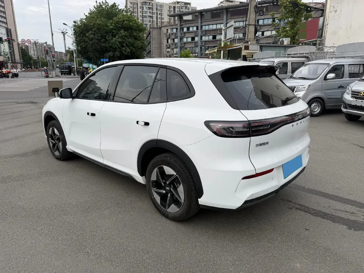 2024 Geely Emgrand L HiP 1.5T 181HP L4 3DHT PHEV 15.5KWH,autocango,china used car exporter,china ev exporter,chinese used car exporter,chinese used ev exporter