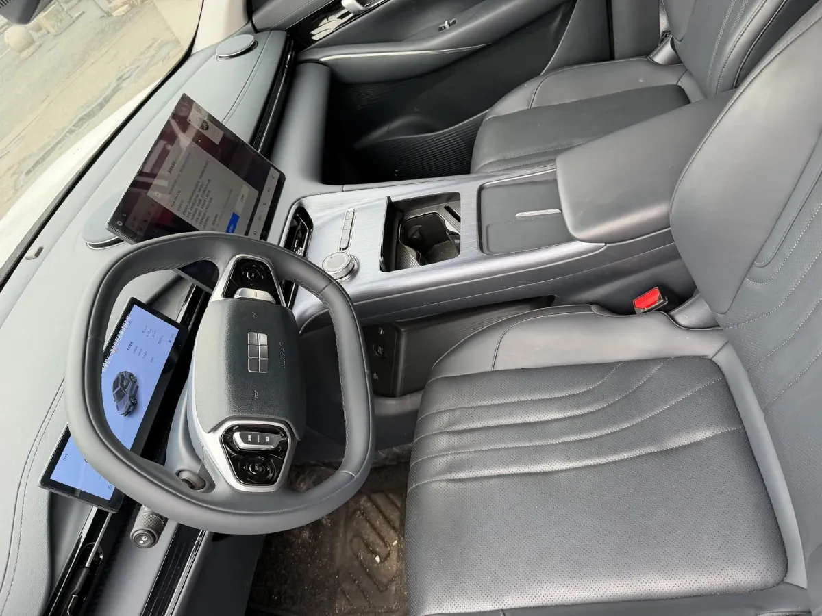 2024 Geely Emgrand L HiP 1.5T 181HP L4 3DHT PHEV 15.5KWH,autocango,china used car exporter,china ev exporter,chinese used car exporter,chinese used ev exporter