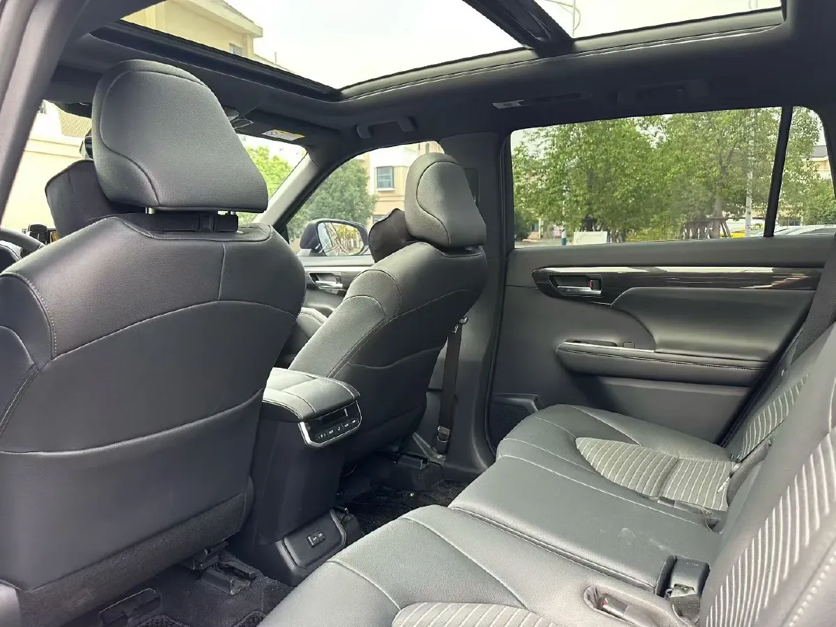 2023 Toyota Crown Kluger 2.5L 189HP L4 E-CVT Hybrid,autocango,china used car exporter,china ev exporter,chinese used car exporter,chinese used ev exporter
