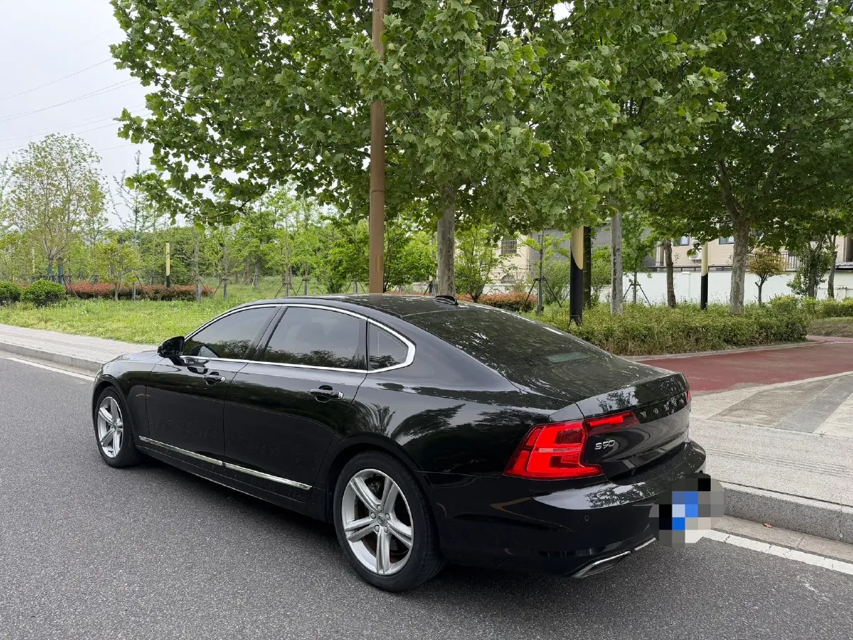 2019 Infiniti Q70 2.0T 211HP L4 7AT,autocango,china used car exporter,china ev exporter,chinese used car exporter,chinese used ev exporter