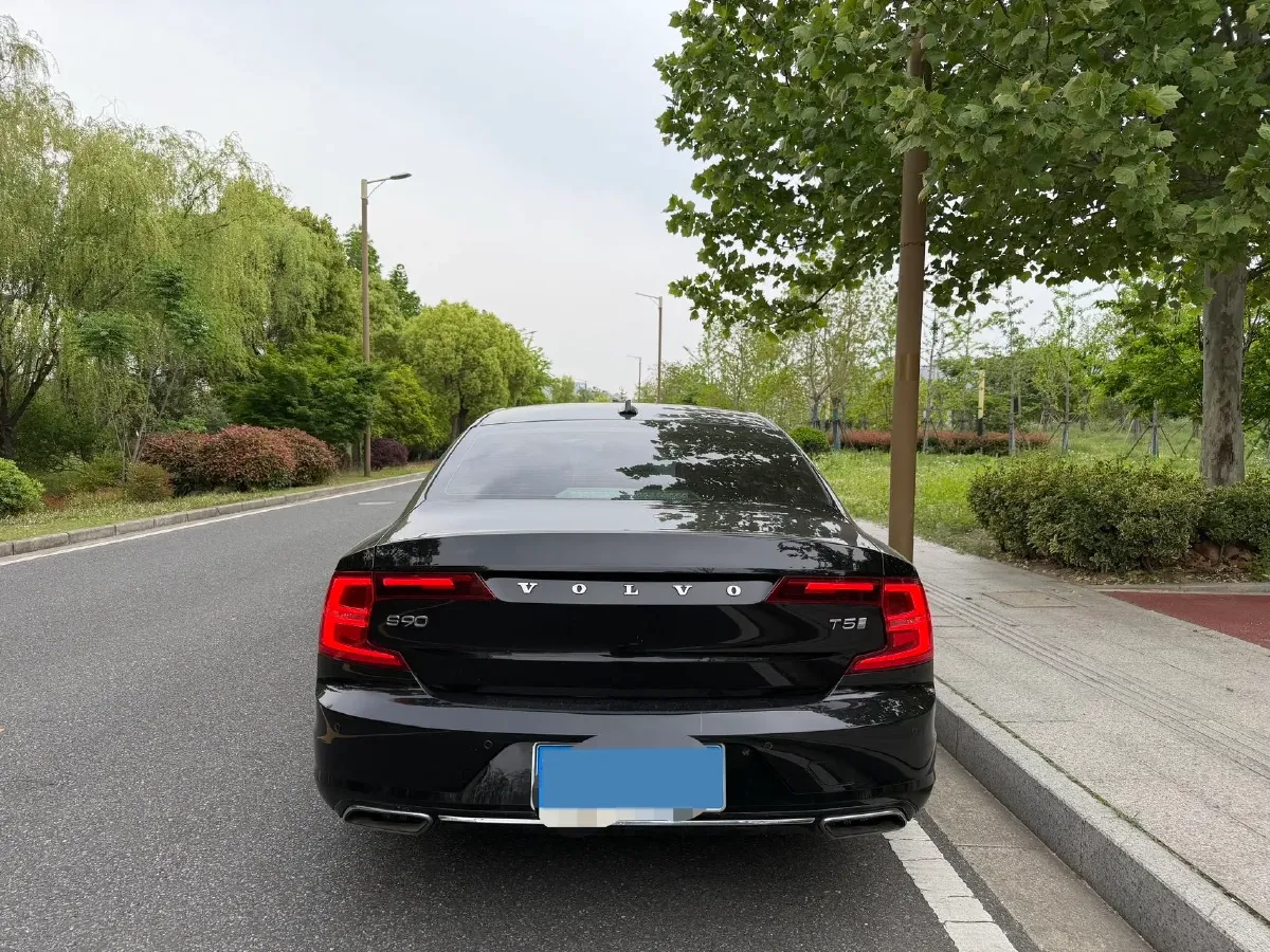 2019 Infiniti Q70 2.0T 211HP L4 7AT,autocango,china used car exporter,china ev exporter,chinese used car exporter,chinese used ev exporter