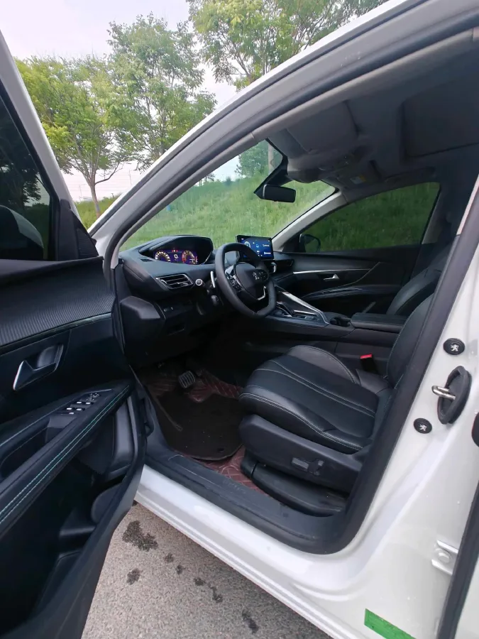 2021 Peugeot 5008 1.6T 170HP L4 8AT,autocango,china used car exporter,china ev exporter,chinese used car exporter,chinese used ev exporter