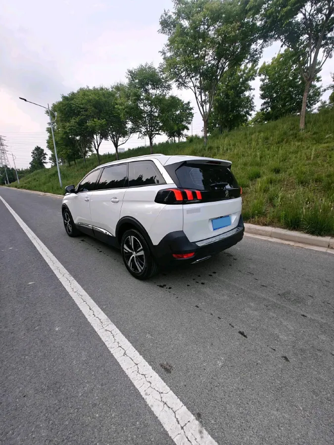 2021 Peugeot 5008 1.6T 170HP L4 8AT,autocango,china used car exporter,china ev exporter,chinese used car exporter,chinese used ev exporter