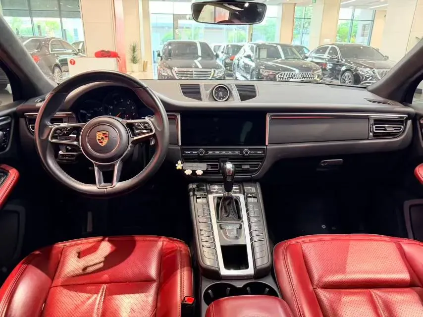 2020 Porsche Macan 2.0T 252HP L4 7DCT,autocango,china used car exporter,china ev exporter,chinese used car exporter,chinese used ev exporter