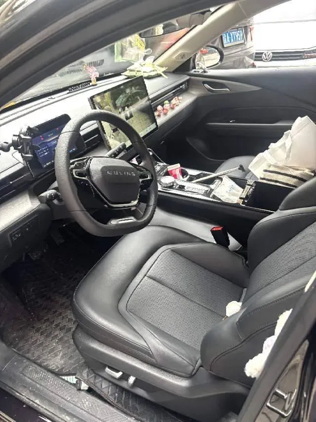 2024 WuLing XingGuang 1.5L 106HP L4 E-CVT PHEV 20.5KWH,autocango,china used car exporter,china ev exporter,chinese used car exporter,chinese used ev exporter