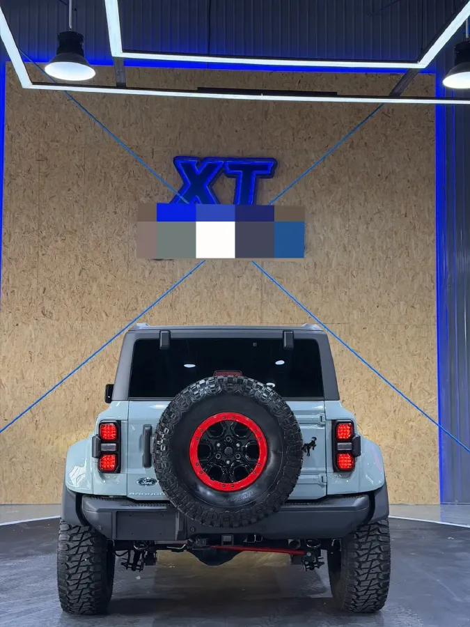 2024 Ford Bronco 2.3T 275HP L4 10AT,autocango,china used car exporter,china ev exporter,chinese used car exporter,chinese used ev exporter