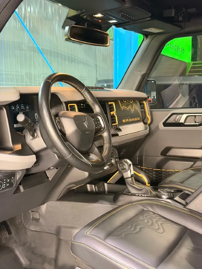 2024 Ford Bronco 2.3T 275HP L4 10AT,autocango,china used car exporter,china ev exporter,chinese used car exporter,chinese used ev exporter