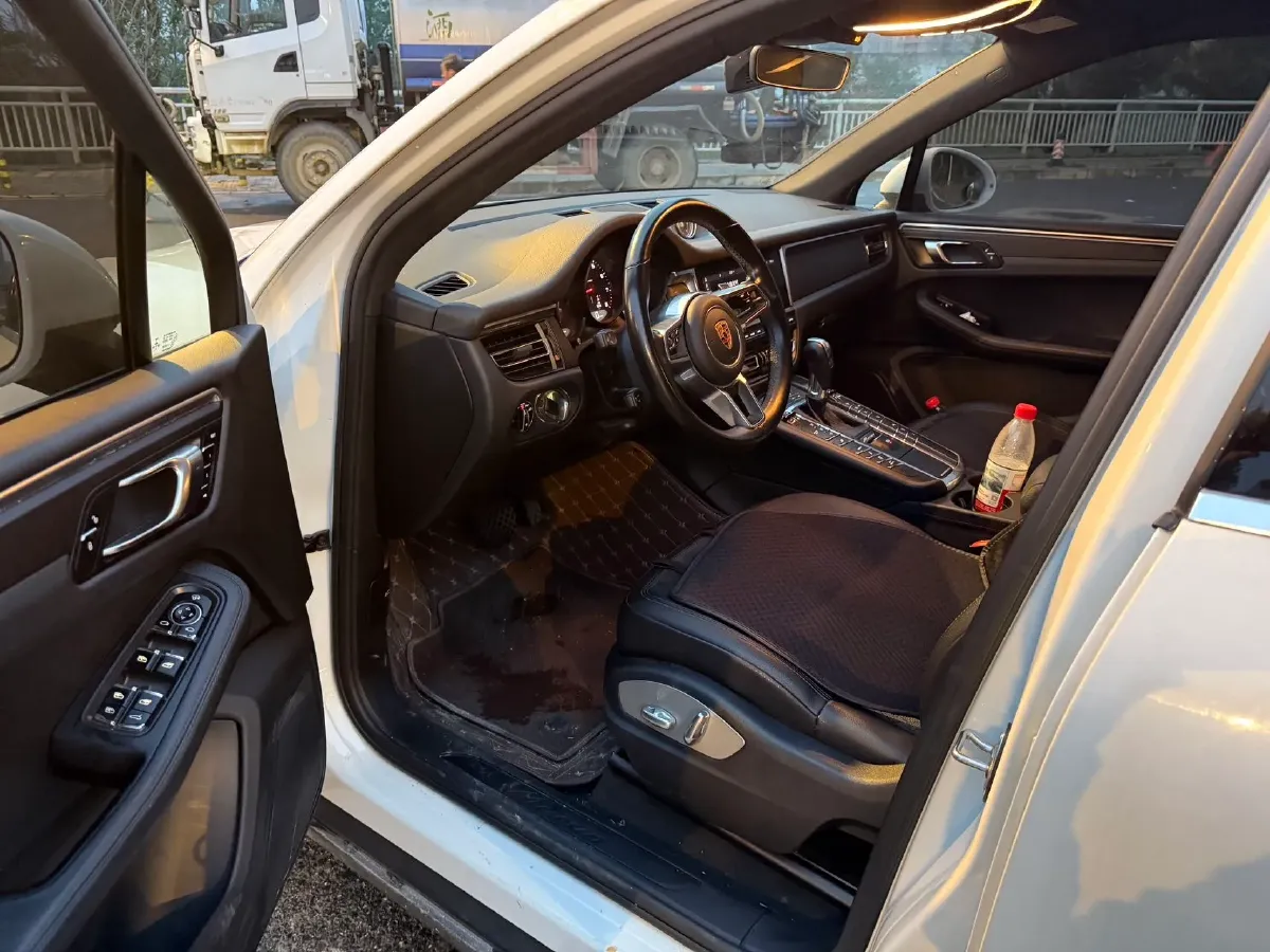 2018 Porsche Macan 2.0T 252HP L4 7DCT,autocango,china used car exporter,china ev exporter,chinese used car exporter,chinese used ev exporter