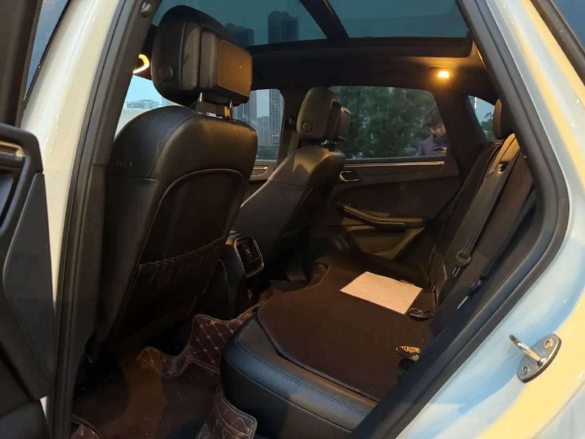 2018 Porsche Macan 2.0T 252HP L4 7DCT,autocango,china used car exporter,china ev exporter,chinese used car exporter,chinese used ev exporter