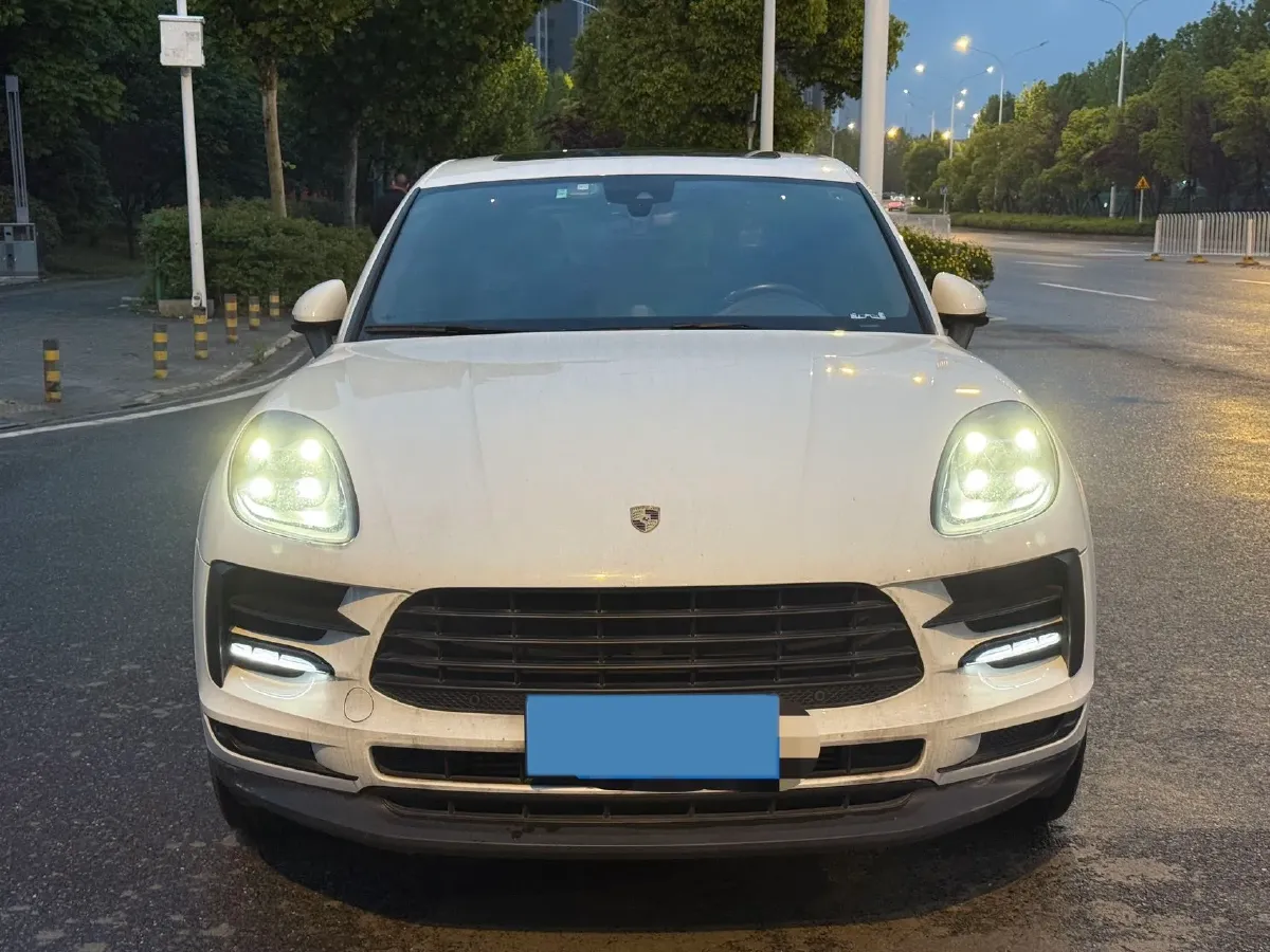 2018 Porsche Macan 2.0T 252HP L4 7DCT,autocango,china used car exporter,china ev exporter,chinese used car exporter,chinese used ev exporter