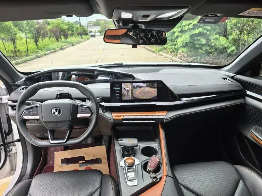 2022 ChangAn UNI-V 1.5T 188HP L4 7DCT,autocango,china used car exporter,china ev exporter,chinese used car exporter,chinese used ev exporter