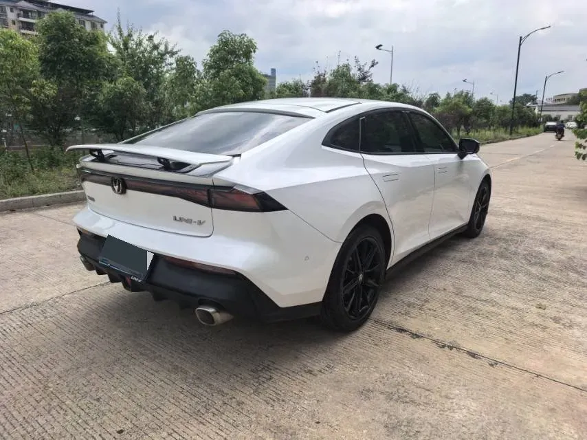 2022 ChangAn UNI-V 1.5T 188HP L4 7DCT,autocango,china used car exporter,china ev exporter,chinese used car exporter,chinese used ev exporter