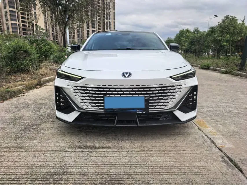 2022 ChangAn UNI-V 1.5T 188HP L4 7DCT,autocango,china used car exporter,china ev exporter,chinese used car exporter,chinese used ev exporter
