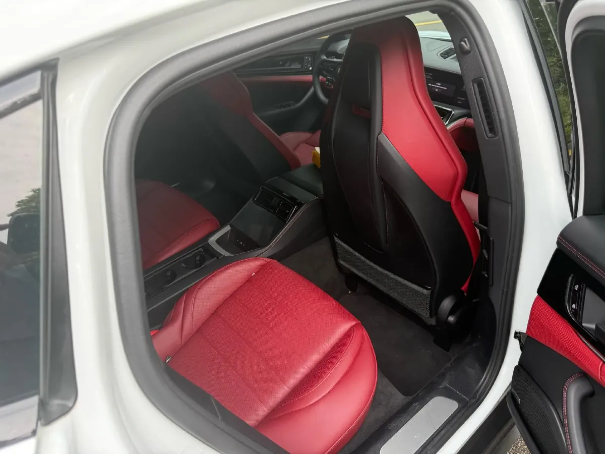 2024 Porsche Taycan 2AT BEV 105KWH,autocango,china used car exporter,china ev exporter,chinese used car exporter,chinese used ev exporter