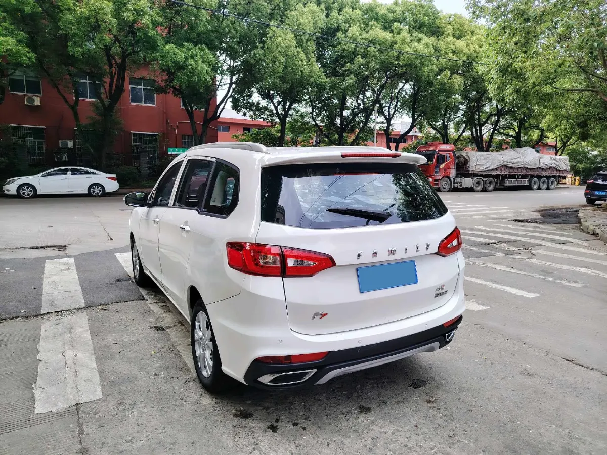 2017 HaiMa Family F7 1.5T 165HP L4 6AT,autocango,china used car exporter,china ev exporter,chinese used car exporter,chinese used ev exporter