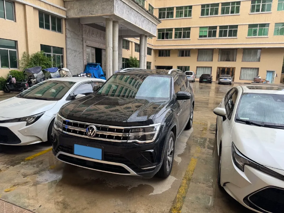 2022 Volkswagen Teramont 2.0T 220HP L4 7DCT,autocango,china used car exporter,china ev exporter,chinese used car exporter,chinese used ev exporter