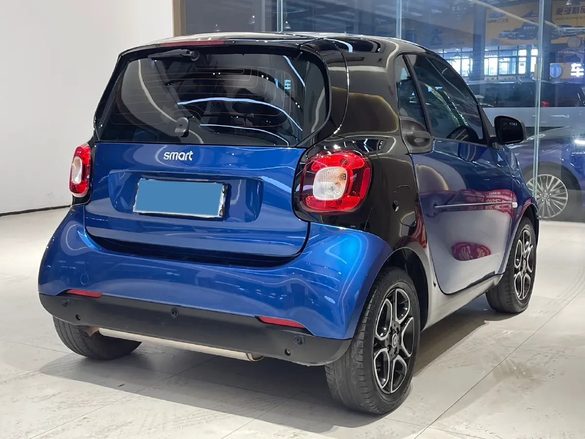 2019 Smart smart fortwo 0.9T 90HP L3 6DCT,autocango,china used car exporter,china ev exporter,chinese used car exporter,chinese used ev exporter