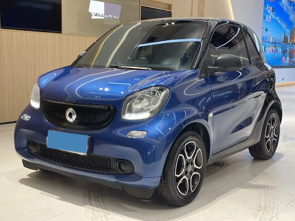 2019 Smart smart fortwo 0.9T 90HP L3 6DCT,autocango,china used car exporter,china ev exporter,chinese used car exporter,chinese used ev exporter