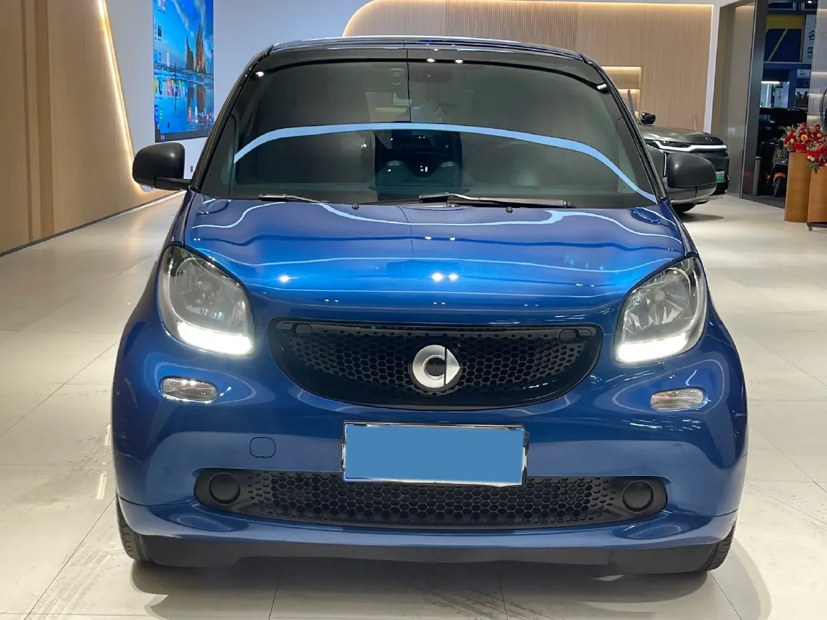 2019 Smart smart fortwo 0.9T 90HP L3 6DCT,autocango,china used car exporter,china ev exporter,chinese used car exporter,chinese used ev exporter