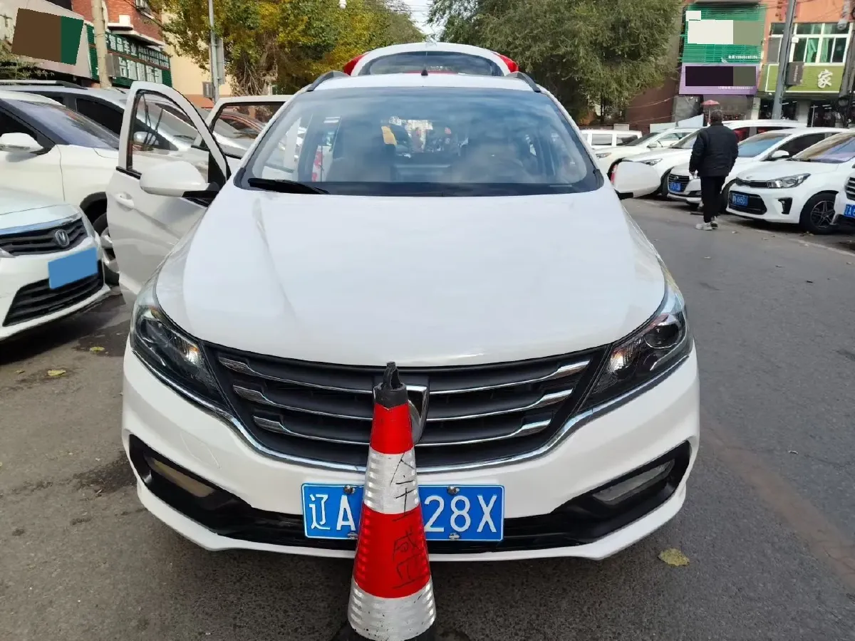 2017 BaoJun 310W 1.5L 112HP L4 6MT,autocango,china used car exporter,china ev exporter,chinese used car exporter,chinese used ev exporter