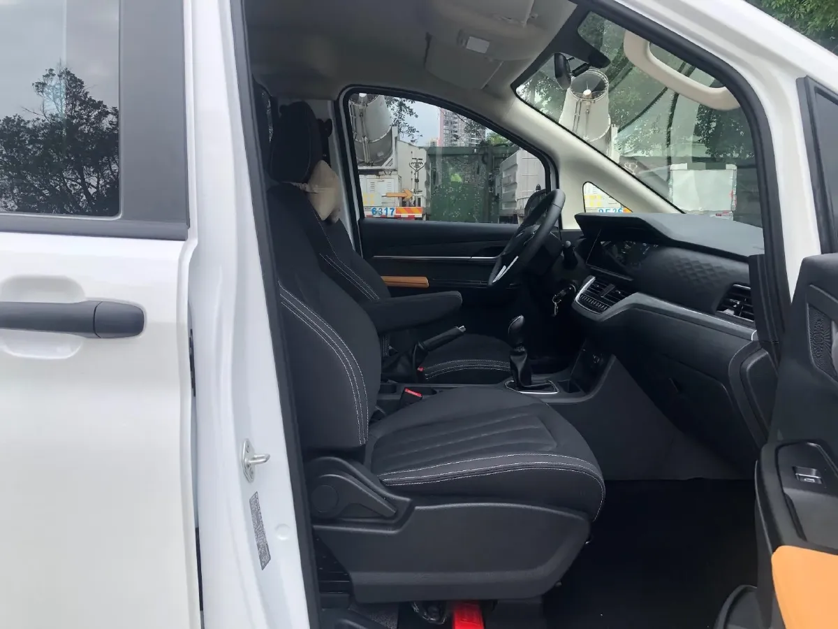 2023 BAW RuiSheng Trump M7 1.6L 124HP L4 5MT,autocango,china used car exporter,china ev exporter,chinese used car exporter,chinese used ev exporter