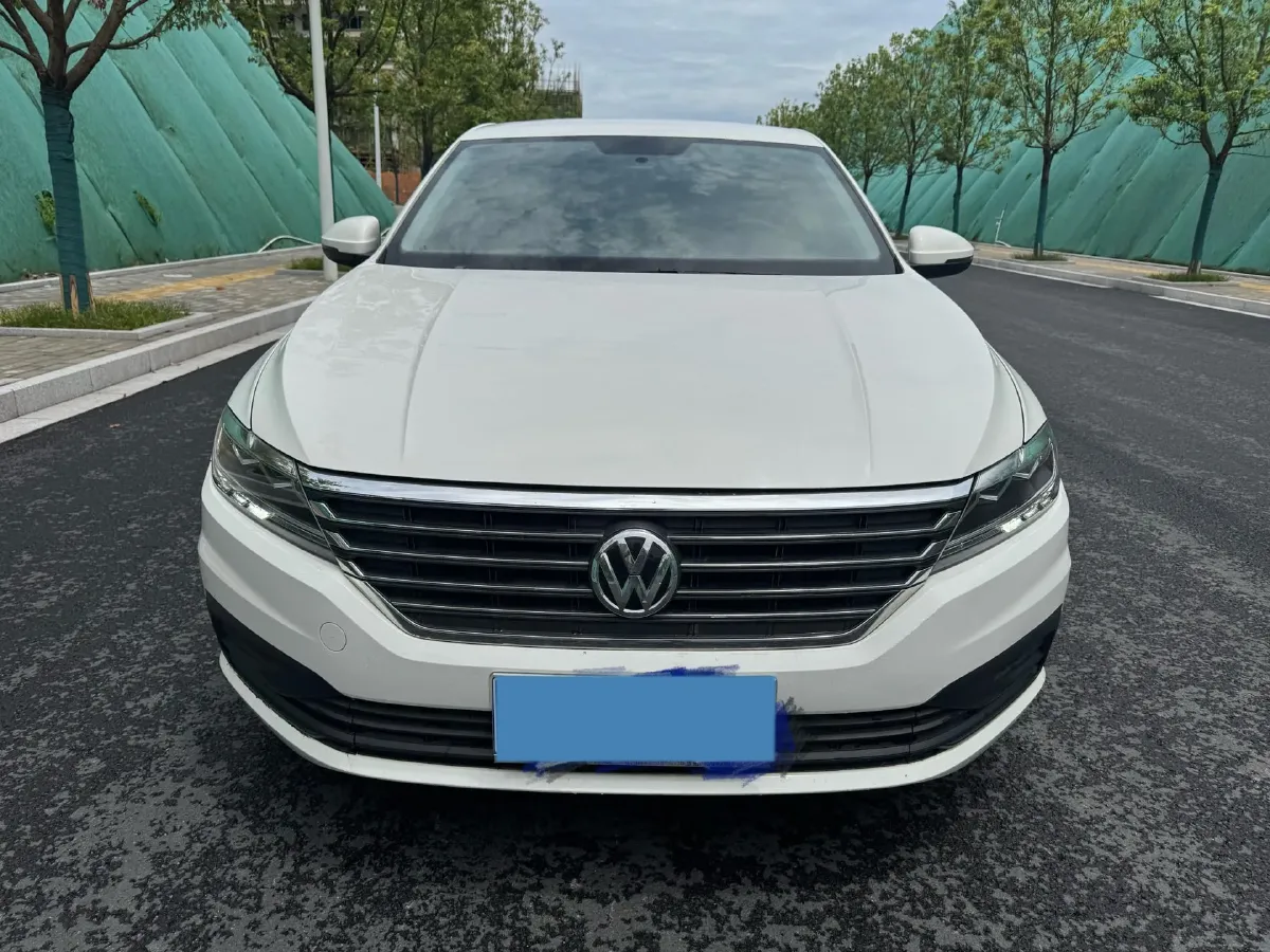 2018 Landwind XiaoYao 1.5T 163HP L4 CVT,autocango,china used car exporter,china ev exporter,chinese used car exporter,chinese used ev exporter
