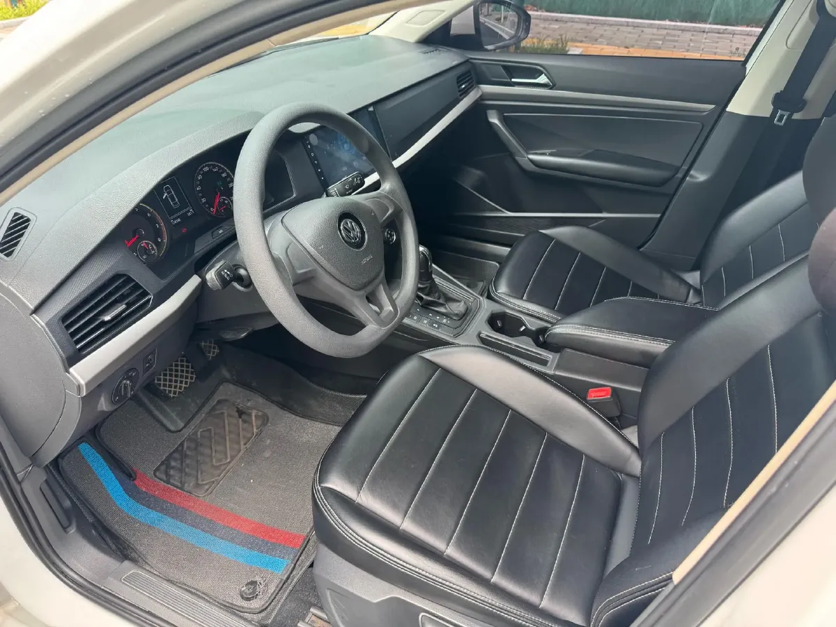 2018 Landwind XiaoYao 1.5T 163HP L4 CVT,autocango,china used car exporter,china ev exporter,chinese used car exporter,chinese used ev exporter