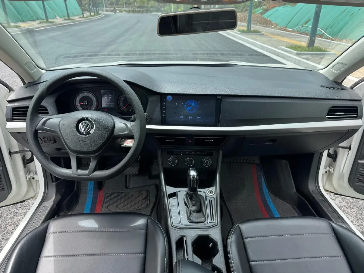 2018 Landwind XiaoYao 1.5T 163HP L4 CVT,autocango,china used car exporter,china ev exporter,chinese used car exporter,chinese used ev exporter