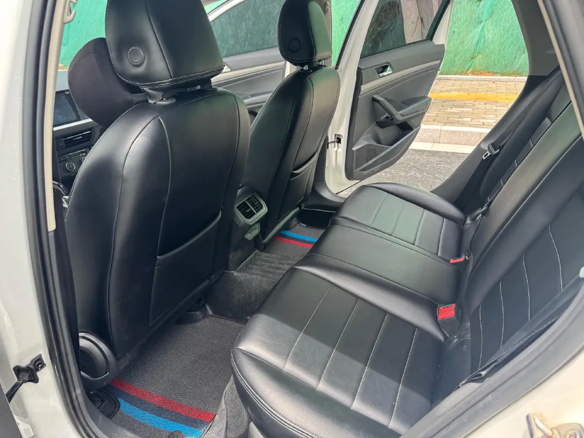 2018 Landwind XiaoYao 1.5T 163HP L4 CVT,autocango,china used car exporter,china ev exporter,chinese used car exporter,chinese used ev exporter
