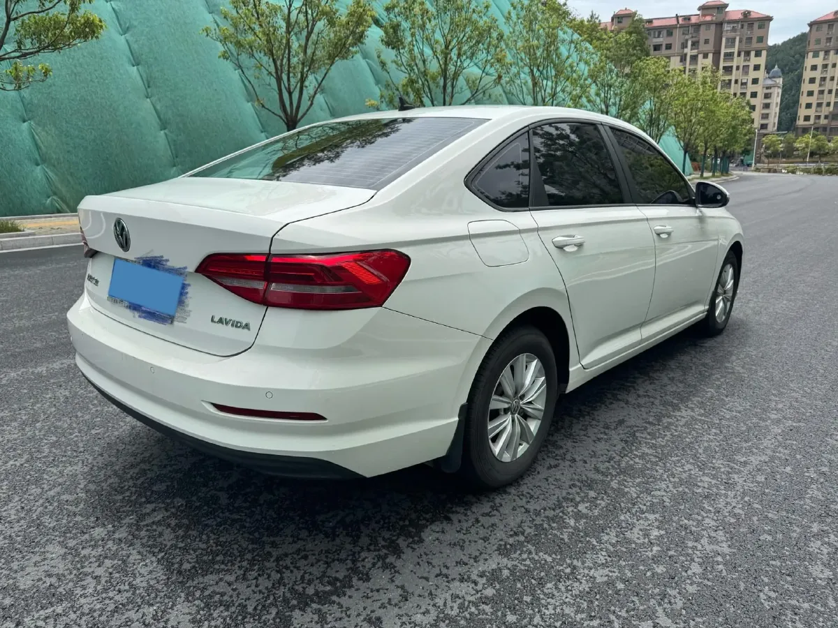 2018 Landwind XiaoYao 1.5T 163HP L4 CVT,autocango,china used car exporter,china ev exporter,chinese used car exporter,chinese used ev exporter