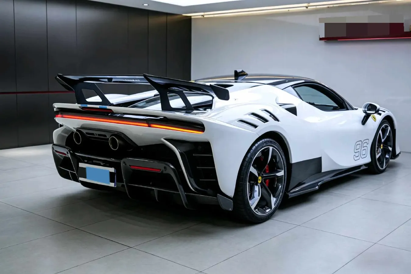 2020 Ferrari SF90 3.9T 781HP V8 8DCT PHEV 7.9KWH,autocango,china used car exporter,china ev exporter,chinese used car exporter,chinese used ev exporter