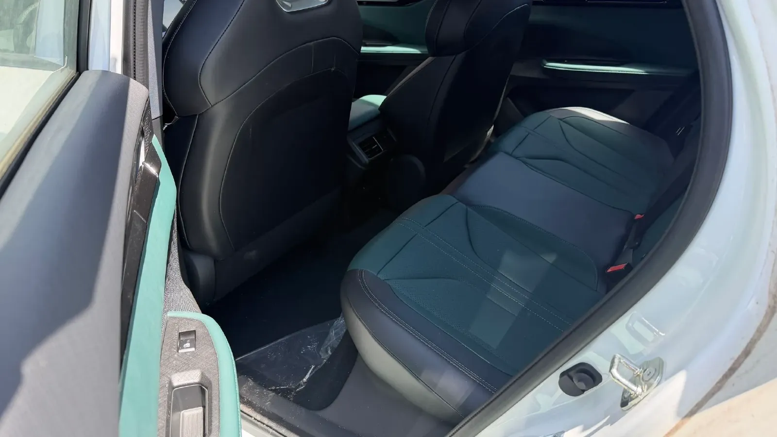 2023 Chery EV eQ7 BEV 53.87KWH,autocango,china used car exporter,china ev exporter,chinese used car exporter,chinese used ev exporter