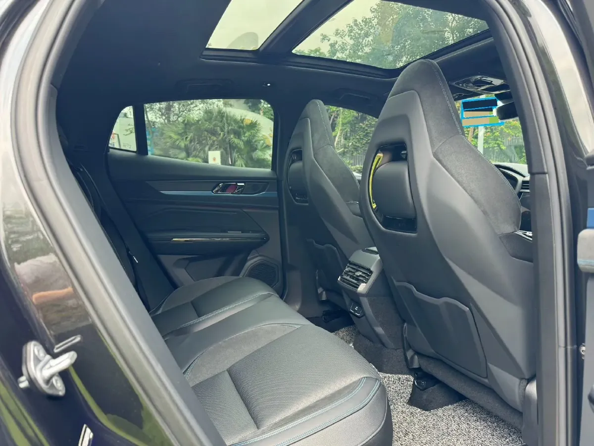 2021 Peugeot 508L 1.6T 200HP L4 8AT PHEV 12KWH,autocango,china used car exporter,china ev exporter,chinese used car exporter,chinese used ev exporter