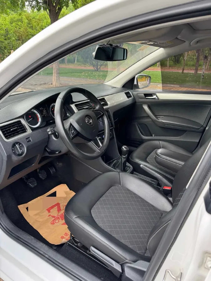2019 SWM G01 1.5T 156HP L4 6AT,autocango,china used car exporter,china ev exporter,chinese used car exporter,chinese used ev exporter