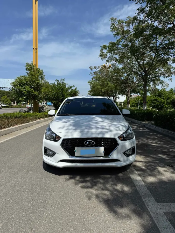 2017 Hyundai Reina 1.4L 95HP L4 5MT,autocango,china used car exporter,china ev exporter,chinese used car exporter,chinese used ev exporter