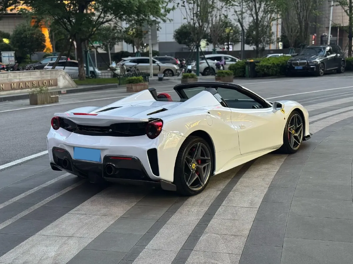 2015 Ferrari 488 3.9T 670HP V8 7DCT,autocango,china used car exporter,china ev exporter,chinese used car exporter,chinese used ev exporter