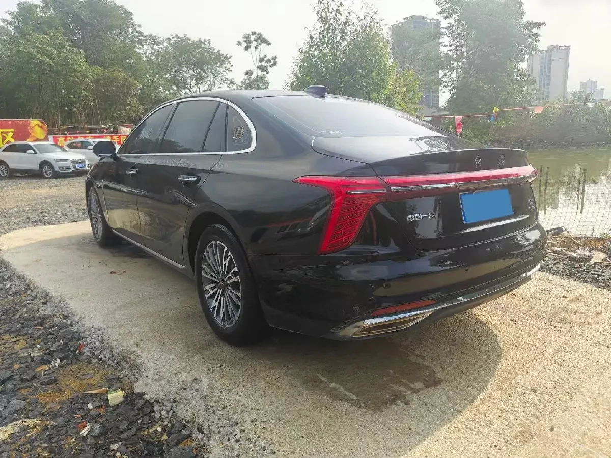 2023 HongQi H5 2.0T 224HP L4 8AT,autocango,china used car exporter,china ev exporter,chinese used car exporter,chinese used ev exporter