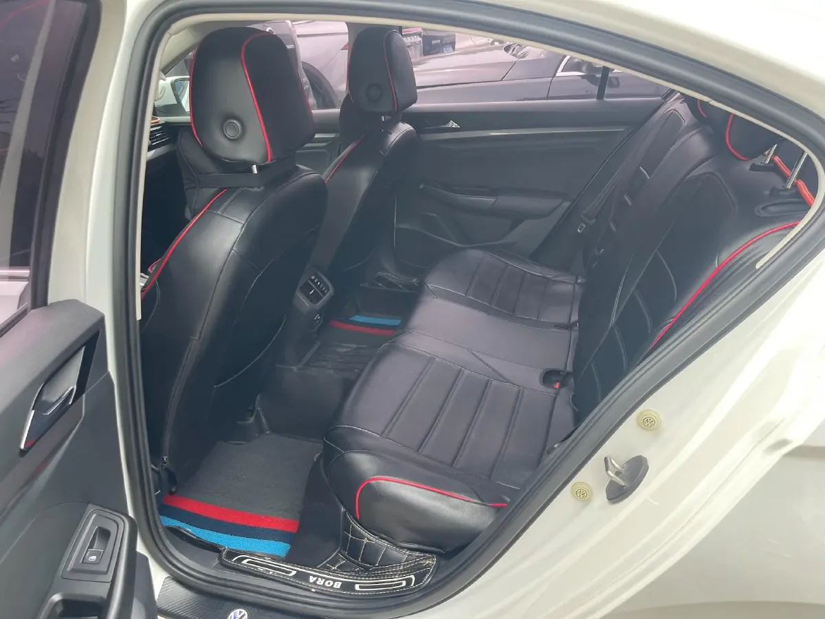 2019 HuangHai WeiLong 2.4T 218HP L4 6AT,autocango,china used car exporter,china ev exporter,chinese used car exporter,chinese used ev exporter