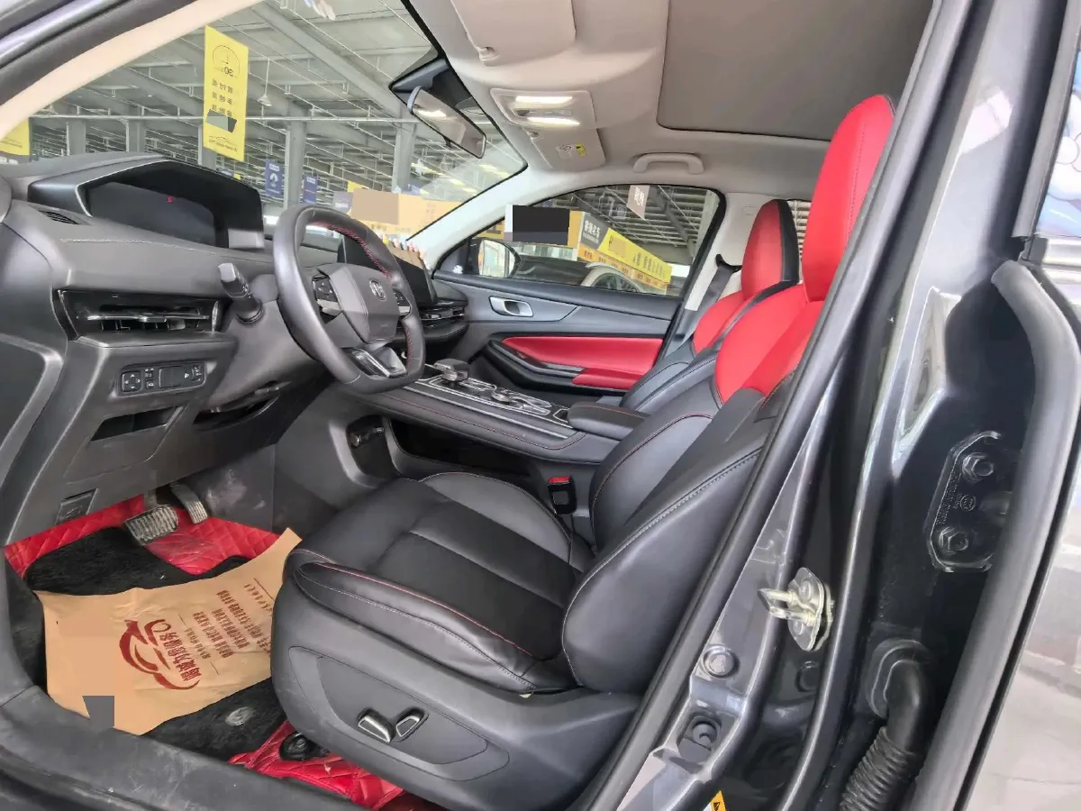 2022 ChangAn Oshan X7 Plus 1.5T 188HP L4 7DCT,autocango,china used car exporter,china ev exporter,chinese used car exporter,chinese used ev exporter