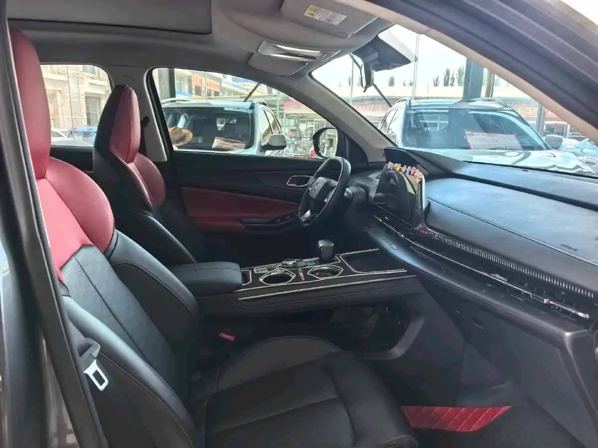 2022 ChangAn Oshan X7 Plus 1.5T 188HP L4 7DCT,autocango,china used car exporter,china ev exporter,chinese used car exporter,chinese used ev exporter