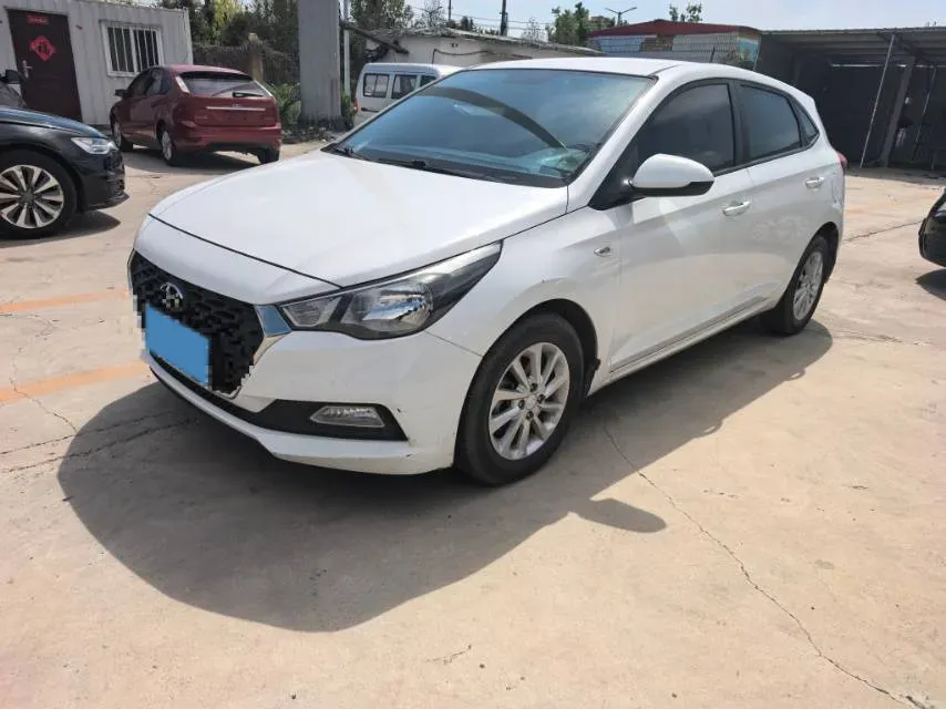 2017 Hyundai Verna RV 1.4L 100HP L4 6AT,autocango,china used car exporter,china ev exporter,chinese used car exporter,chinese used ev exporter
