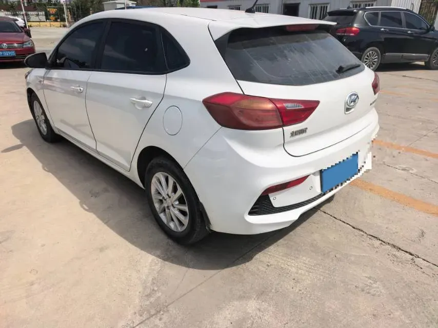 2017 Hyundai Verna RV 1.4L 100HP L4 6AT,autocango,china used car exporter,china ev exporter,chinese used car exporter,chinese used ev exporter