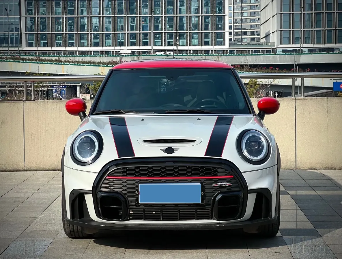 2023 MINI JCW 2.0T 231HP L4 8AT,autocango,china used car exporter,china ev exporter,chinese used car exporter,chinese used ev exporter