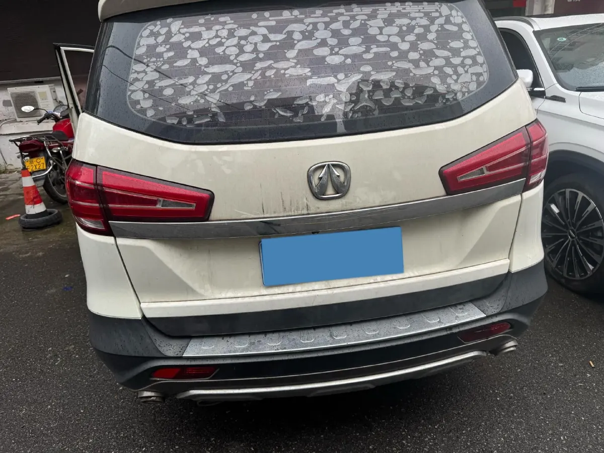 2017 BAIC WeiWang M60 1.5L 116HP L4 5MT,autocango,china used car exporter,china ev exporter,chinese used car exporter,chinese used ev exporter