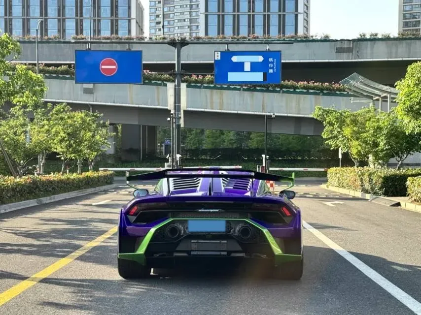 2021 Lamborghini Huracán 5.2L 640HP V10 7DCT,autocango,china used car exporter,china ev exporter,chinese used car exporter,chinese used ev exporter