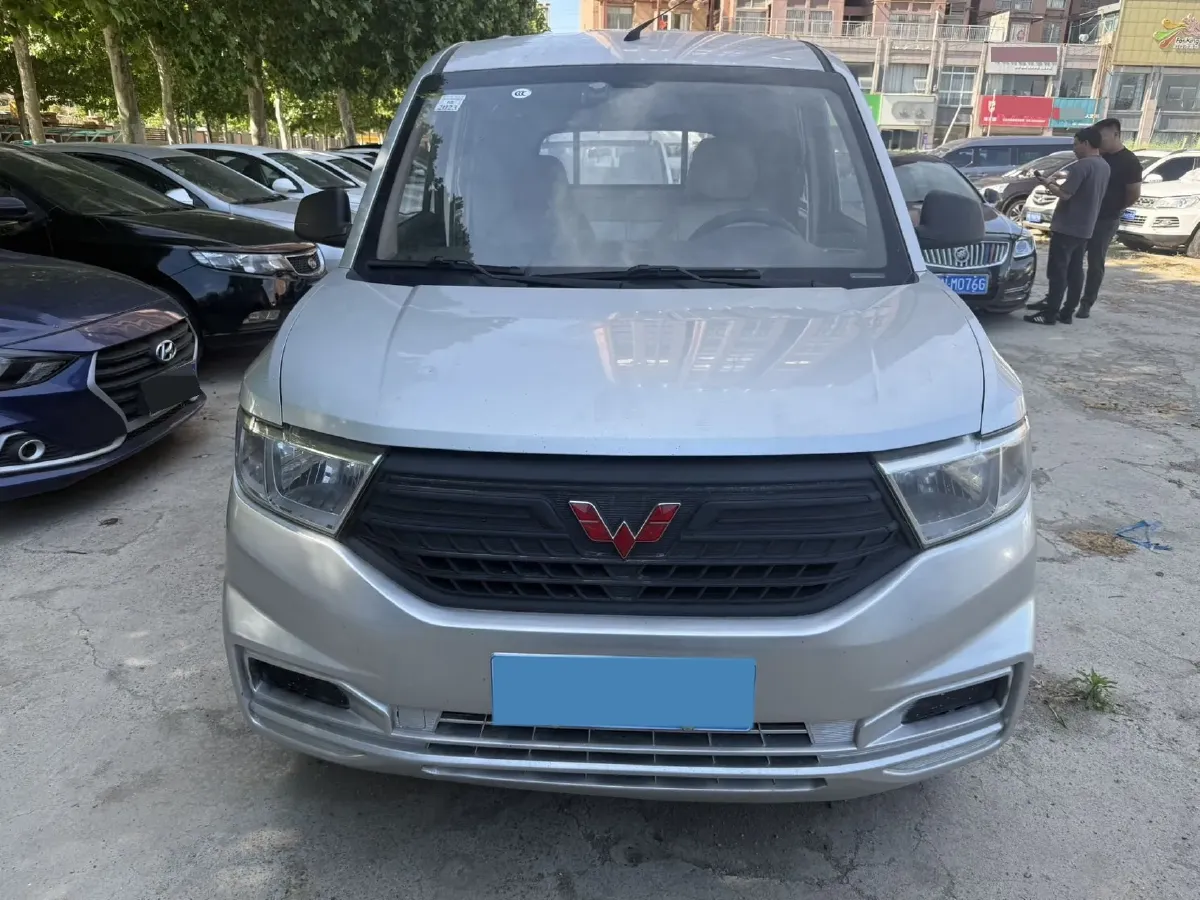 2021 WuLing HongGuang V 1.5L 99HP L4 6MT,autocango,china used car exporter,china ev exporter,chinese used car exporter,chinese used ev exporter