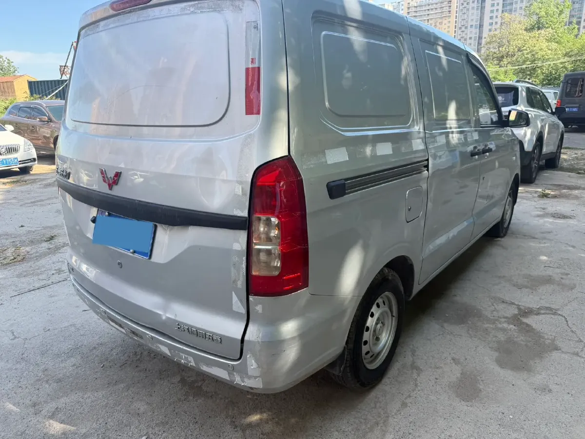 2021 WuLing HongGuang V 1.5L 99HP L4 6MT,autocango,china used car exporter,china ev exporter,chinese used car exporter,chinese used ev exporter